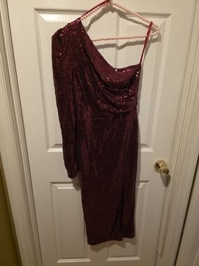 Windsor One-Shoulder Sequin Midi Dress in Burgundy